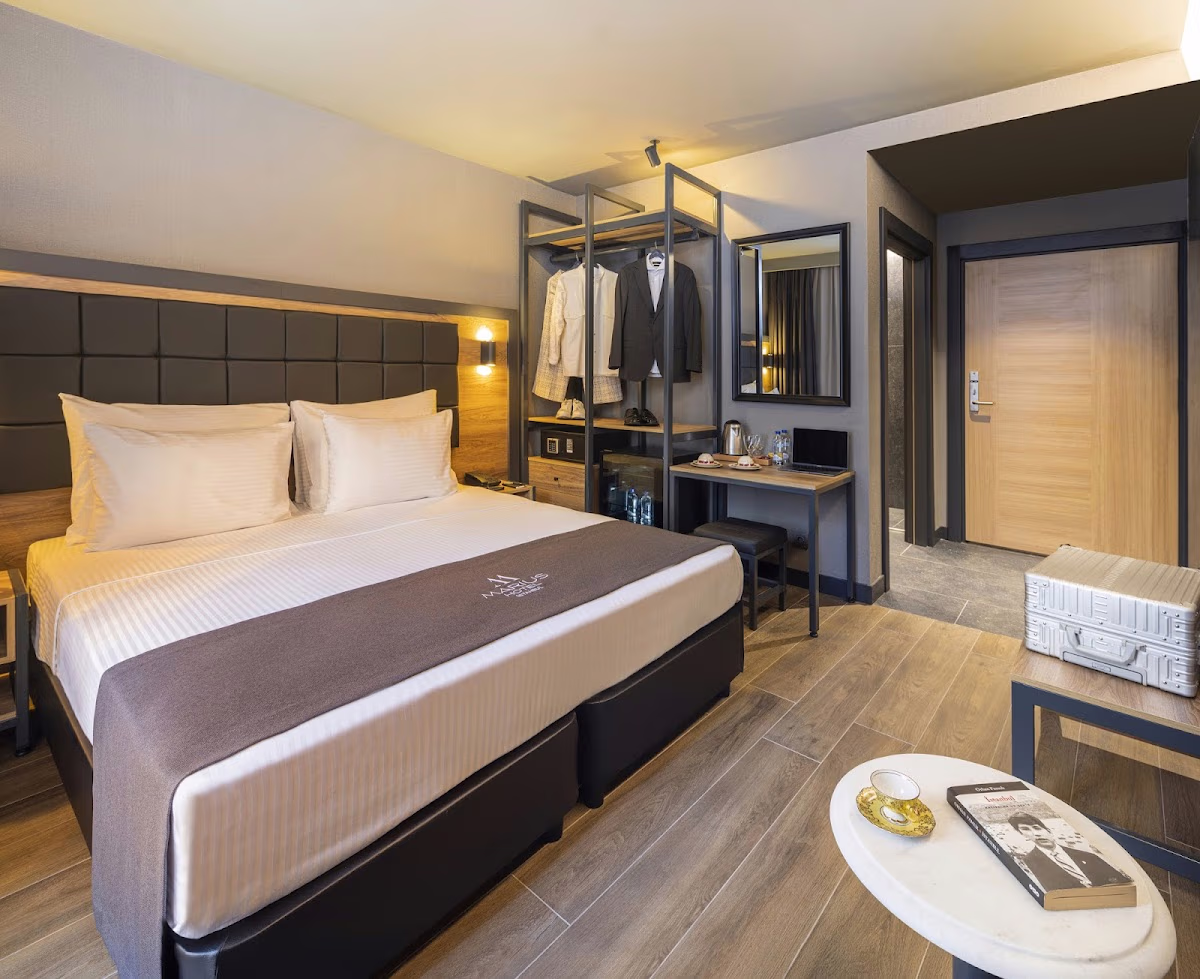 Marius Hotel
