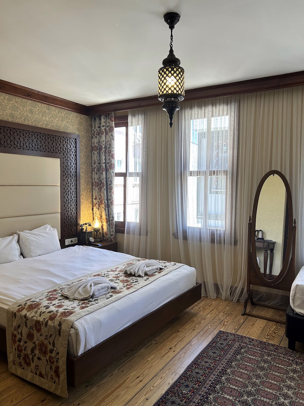 Lalinn Hotel
