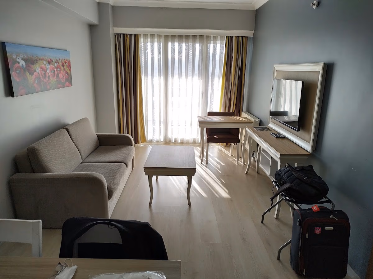 Serenity Suites Airport Hotel - Ιδιωτικός Σοφέρ Serenity Suites Hotel | Elemen Transfer