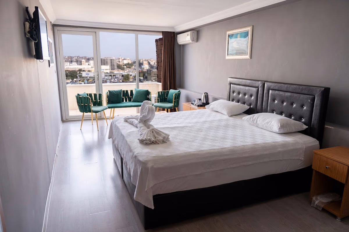 Kervan Hotel Pendik'in resepsiyon alanı ve sakin lobi düzeni - Elemen Transfer