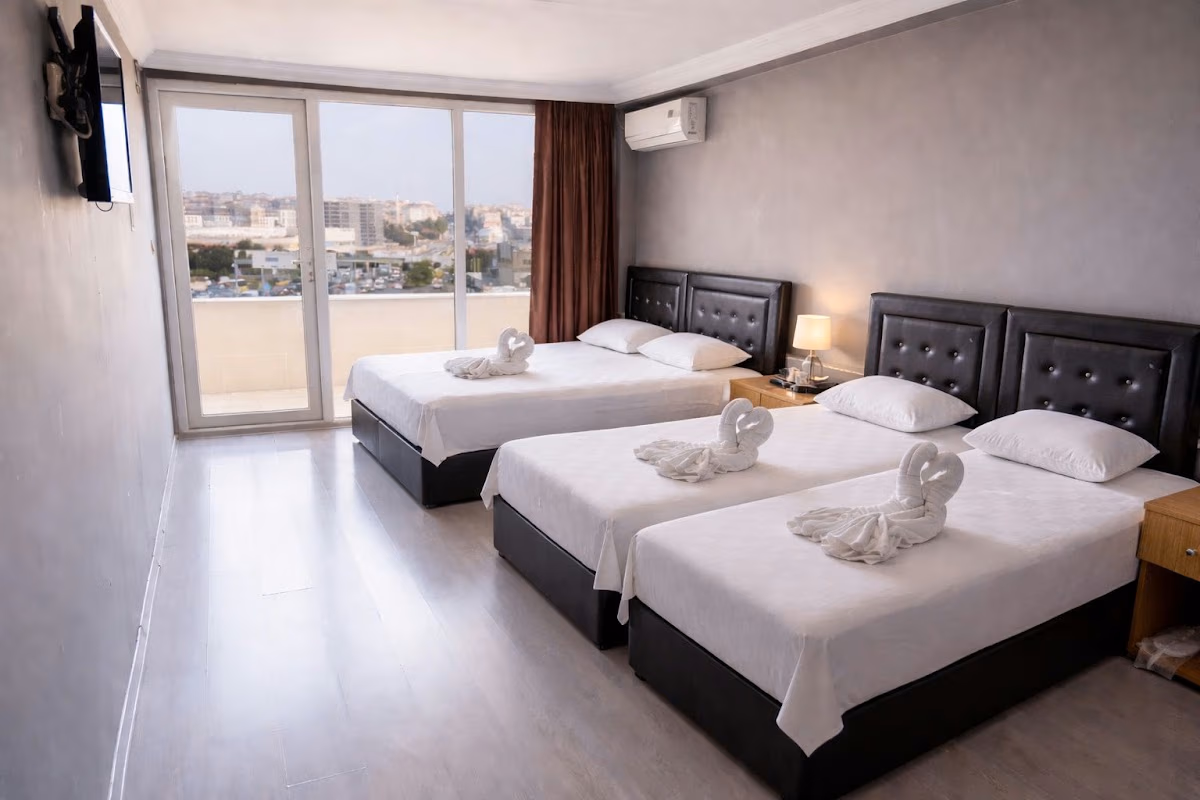 Kervan Hotel'in bulunduğu Pendik sokağından çevre görünümü - Elemen Transfer