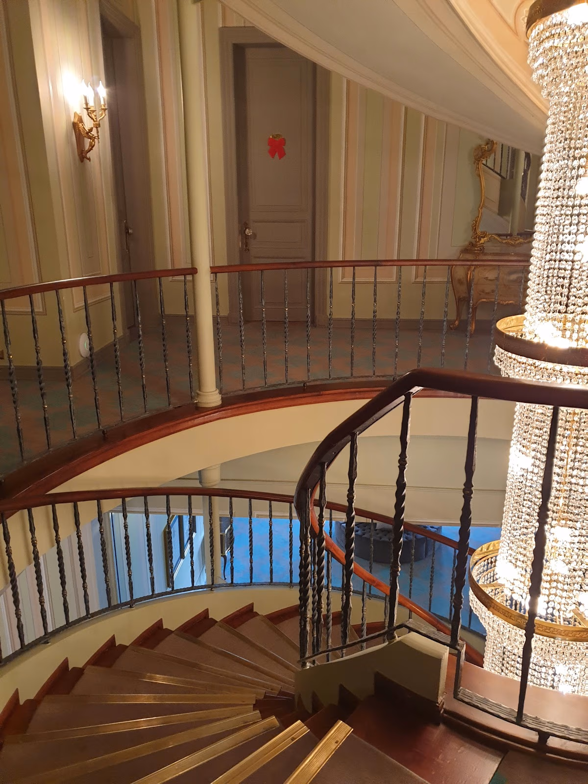 Bosphorus Palace Hotel'de dingin ve ferah bir konuk odası, Üsküdar - Elemen Transfer