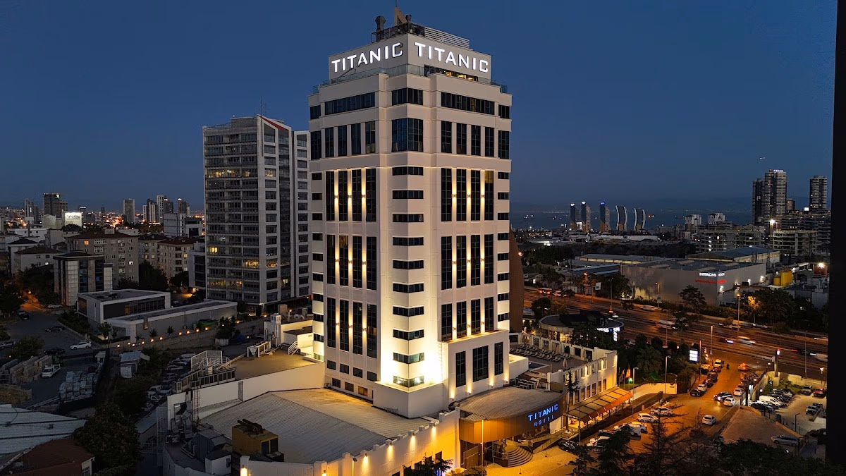 Titanic Business Kartal